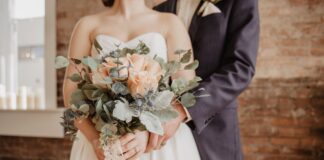 kāzas, kāzu ceremonija, cik cilvēku drīkst būt kāzās?, kāzas Covid-19 laikā, Covid-19 sertifikāts,