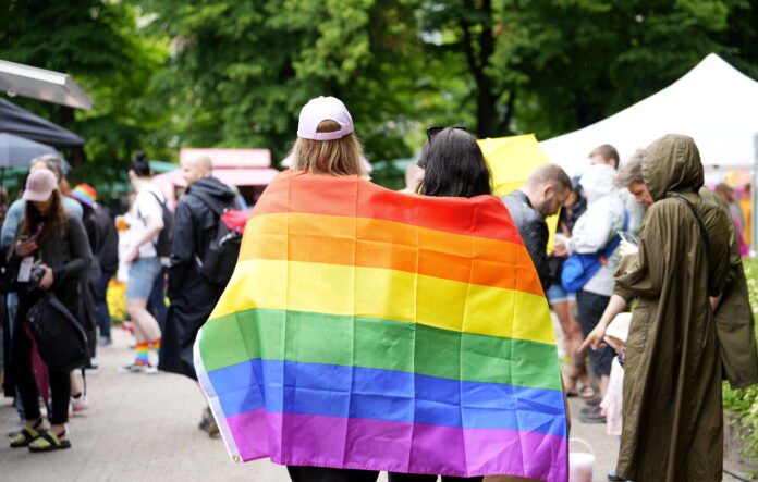 LGBT+, Viendzimuma pāri, Krievija, reliģija, ģimenes vērtību aizstāvji, homofobija, Baiba Braže