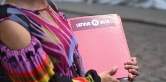 Latvija pirmaja vietā, iniciatīva, aizsardzības ministre, demisija