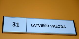 Satversmes tiesa, parēja uz mācībām latviešu valodā, mazākumtautību iedzīvotāji,