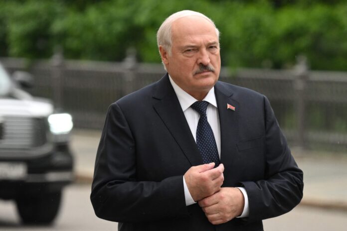 Baltkrievijas spiegs, Baltkrievija, Aleksandrs Lukašenko, Lukašenko režīms, kodolieroči, Svarīgi, Nekā personīga,
