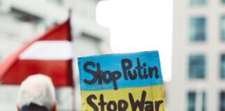 Nedēļa Lietuvā | Plāno slēgt robežu ar Baltkrieviju. Pie Krievijas vēstniecības Viļņā noticis protests