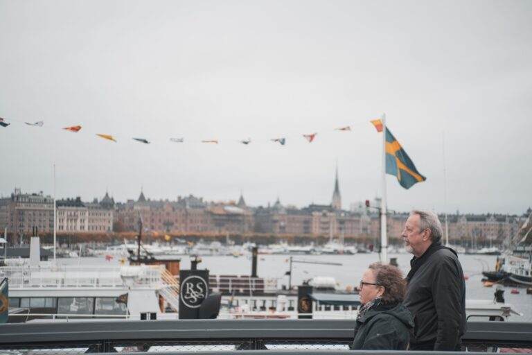 Zviedrija, premjerministrs, ielu bandas, vardarbība, armija, apkarošana, stingrāka novērošana, bargāki sodi