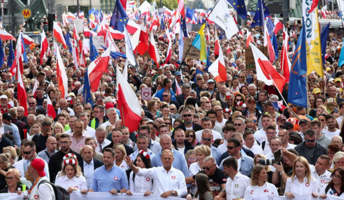 Polija, vēlēšanas, opozīcija, PiS, mītiņš, gājiens, politikas maiņa