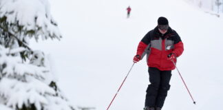 slēpošana, kalni, kalnu darba laiks, ziema, ziemas sporta veids, izklaide, svētku drab alaiks