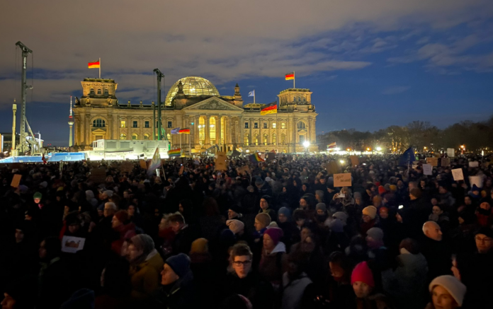 Vācija, protesti, AfD, deportācijas, ekstrēmisti, labējie, Berlīne, Frankfurte, Minhene