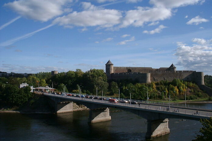 Igaunija, robežšķērsošana, tilts, Narva, Krievija