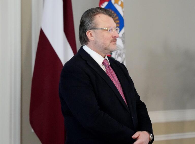 KNAB, Šlesers, brauciens uz Ķīnu