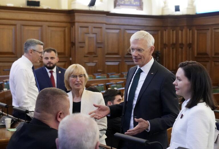 Kariņš, Valsts kontrole, lidojumi, Saeimas deputāts, darbs Saeimā, Baire