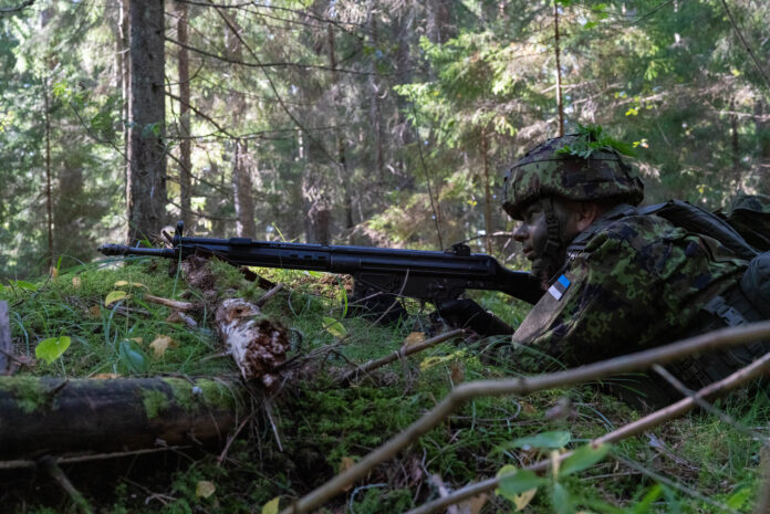 Igaunija, aptauja, aizsardzība, armija, aizstāvēšana, bruņots iebrukums, NATO, militārais dienests