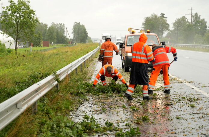 laika prognoze, jūlijs, augusts, vasara, lietus, vētra