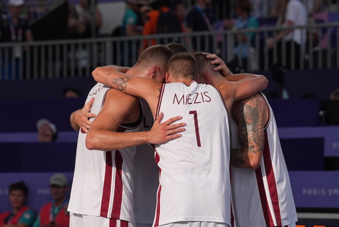 3x3 basketbola turnīra spēle, 2024.gada vasaras olimpiskajās spēlēs Parīzē, Miezis