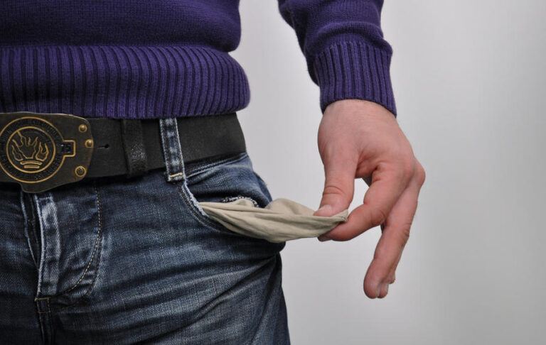 Katrs ceturtais Latvijas iedzīvotājs pēdējā pusgada laikā nav uzkrājis ne centa