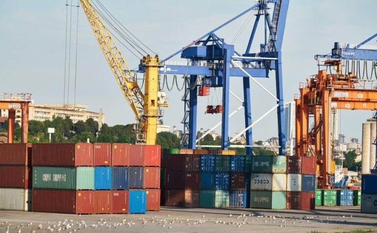 Eksporta rādītāji Baltijā krītas, bet Eiropas atkarība no Ķīnas precēm palielinās