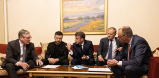 Emanuels Makrons, viltus ziņas, baumas, dezinformācija, salvete, kokaīns, Kijiva