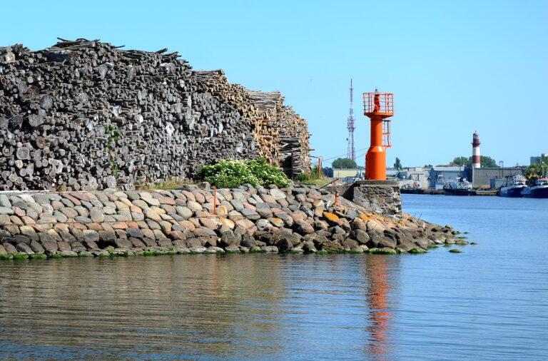 Ostu likuma grozījumi, ostu reforma Latvijā, pašvaldību līdzdalība ostās, ostu pārvaldība, Liepājas osta, lielās ostas, mazās ostas, Saeimas balsojums par ostām, Satiksmes ministrija, ostu padome, profesionāli padomes locekļi, komerciālā attīstība ostās, ostas sadarbības padome
