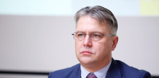 Juris Jansons, tiesībsargs slimnīcā, tiesībsarga ziņojums Saeimā, Jansona veselības stāvoklis, Jansona prombūtne, tiesībsarga atbrīvošana, Saeimas neapmierinātība, cilvēktiesības Latvijā, Tiesībsarga birojs, Saeima un tiesībsargs