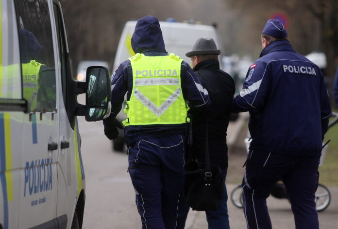 9.maijs, policija, Z burti, pārkāpumi, provokācijas