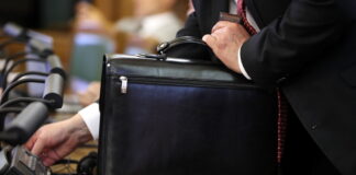 Finanšu ministrs, Arvils Ašeradens, budžets, naudas taupība, valsts parāds, Valsts kase