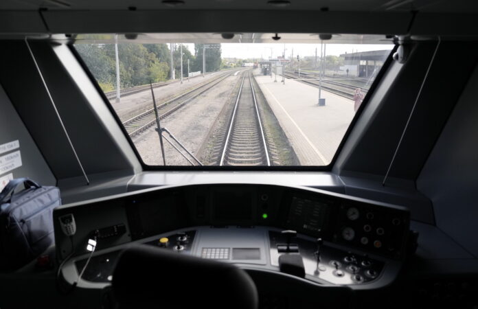 Latvijas dzelzceļš, elektrovilcienu kustība, Satiksmes ministrija, finansējums, Rail Baltic, atbildība