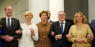 ministru algas Latvijā 2024, politiķu atalgojums pieaugums, Evikas Siliņas alga, atlīdzības reforma valsts sektorā, valsts pārvaldes algas, ārlietu ministra atalgojums