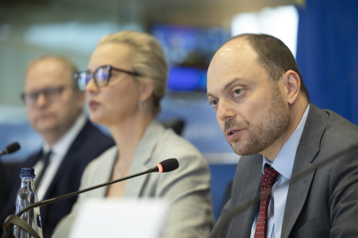Vladimirs Kara-Murza, Krievijas opozīcija, Kremļa režīms, Ukrainas amatpersonas