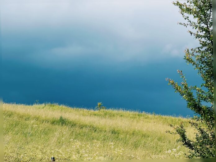 laika prognoze Līgo, laiks Jāņos, Jāņu nakts laiks, sinoptiķu prognoze, pērkona negaiss Latvijā, stiprs lietus, vēja brāzmas, Latvijas Vides ģeoloģijas un meteoroloģijas centrs, cik grādu būs Līgo, brīvdienu laiks, svētku laika prognoze, cik silti Jāņos, laiks ceturtdien