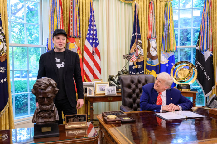 Īlons Masks, Donalds Tramps, ķildas, strīds, ASV,