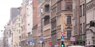 iebraukšanas maksa Rīgas centrā, zemo emisiju zona Rīgā, Rīgas centrs maksas zona, auto ierobežojumi Rīgā, maksas iebraukšana 2027, satiksmes ierobežojumi Rīgas centrā, Rīgas emisiju politika, vides aizsardzība satiksmē, Rīgas pilsētas transports,