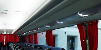 Lux Express, Lux Express kompensācija, Lux Express tiesvedība, sabiedriskais transports Latvijā, braukšanas atvieglojumi, komercmaršruti Latvijā, Autotransporta direkcija, Satiksmes ministrija, pasažieru pārvadājumi, zaudējumi sabiedriskajā transportā, valsts kompensācija pārvadātājiem, Lux Express Latvia, ES regula par sabiedrisko transportu