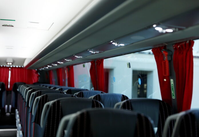 Lux Express, Lux Express kompensācija, Lux Express tiesvedība, sabiedriskais transports Latvijā, braukšanas atvieglojumi, komercmaršruti Latvijā, Autotransporta direkcija, Satiksmes ministrija, pasažieru pārvadājumi, zaudējumi sabiedriskajā transportā, valsts kompensācija pārvadātājiem, Lux Express Latvia, ES regula par sabiedrisko transportu