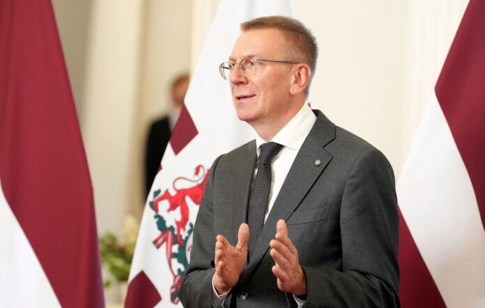 Edgars Rinkēvičs, Valsts prezidents reitings, SKDS aptauja, Kas notiek Latvijā, prezidenta darba novērtējums, Rinkēviča uzticības līmenis, Latvijas prezidenta reitings, sabiedrības viedoklis, latviešu un krievvalodīgo attieksme, reģionālais novērtējums