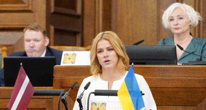 Skaidrīte Ābrama, Evika Siliņa, koalīcijas stabilitāte, Saeima, Progresīvie, valdības atbalsts, koalīcija zaudē balsi, politiskā krīze Latvijā, budžeta balsojums, Saeimas deputāti, Siliņa valdība