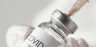 Covid-19 kļūdas deklarācija, LPV priekšlikums Saeimā, piespiedu vakcinācijas kritika, Covid ierobežojumu sekas, kompensācijas par pandēmijas kaitējumu, Saeima noraida Covid deklarāciju, sabiedrības atvainošanās par ierobežojumiem, Covid-19 ierobežojumu izvērtējums,
