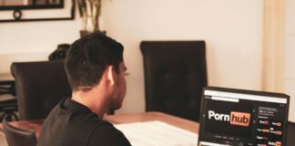 pornogrāfija, porno, Pornhub, Francija, vecuma noteikšana, sistēma,