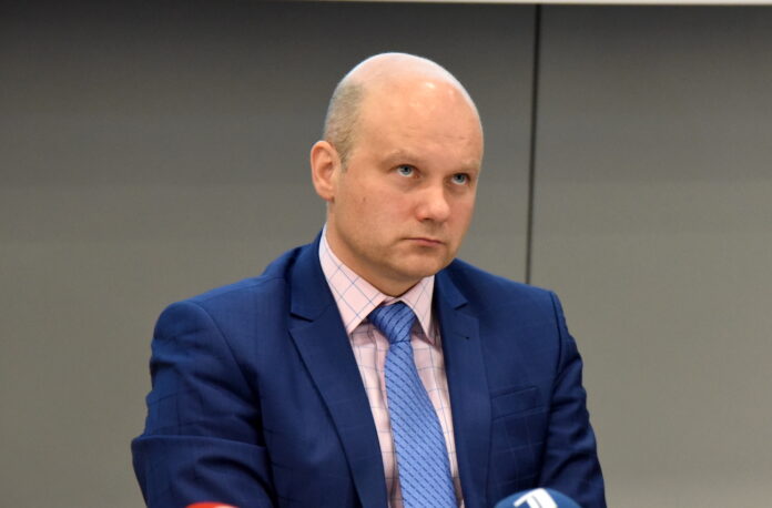 Māris Knoks, Knoka atjaunošana amatā, Rīgas pašvaldības padomnieks, tiesas spriedums Knoks, Knoka atlaišana, Rīgas dome tiesā, Rīgas izpilddirektora padomnieks, morālā kompensācija Knokam, politiskā atriebība Rīgas dome
