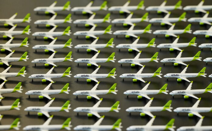 airBaltic vadītāja konkurss, airBaltic izpilddirektors, Atis Švinka, airBaltic atalgojums, airBaltic IPO, Lufthansa airBaltic, airBaltic akcijas, airBaltic padome, airBaltic jaunais vadītājs, aviācijas uzņēmums Latvijā