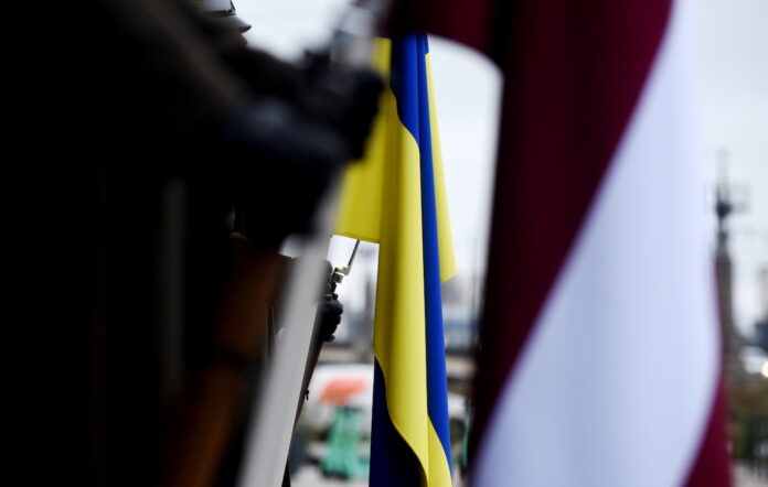 Latvija apmāca Ukrainas karavīrus, NBS atbalsts Ukrainai, pamiers Ukrainā, labas gribas koalīcija, militārā apmācība, Latvijas karavīri Ukrainā, Evika Siliņa, Roberts Skraučs, Ukrainas atbalsts pēc kara, NBS plāni pamiera gadījumā, militārais atbalsts Ukrainai