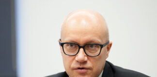 Valsts kontrole, algas iesaldēšana, budžeta taupība, Edgars Korčagins, publiskā sektora efektivitāte, valsts budžeta izdevumi, atlīdzības samazināšana, Finanšu ministrija,