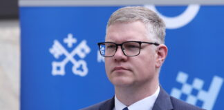 Ķirsis kļūdas atbildība, valsts pārvaldes problēmas Latvijā, politiķu atbildība Latvijā, Rail Baltica skandāls, e-veselības izgāšanās, digitālo vēlēšanu haoss, valsts ierēdņu atbildība, kļūdu nesodīšana Latvijā, publiskās kļūdas bez sekām, valsts pārvaldes reforma