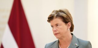 Pjotrs Avens, Baiba Braže, kriminālprocess, neslavas celšana, Putina baņķieris, sankcijas pret Avenu, ārlietu ministre, Krievijas sankcija