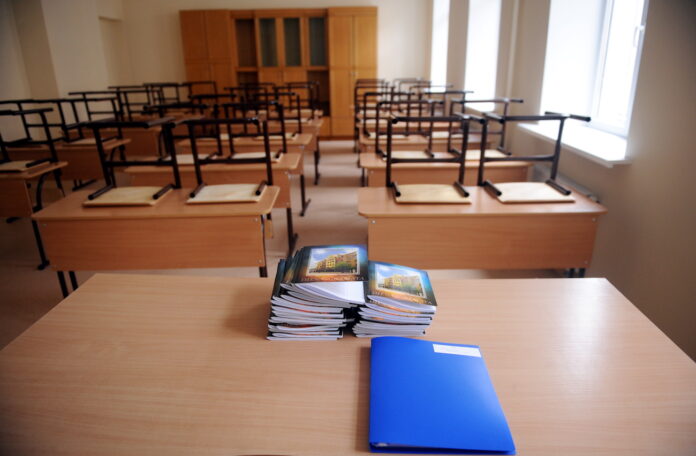 skolu direktori, mācību stundu vadīšana, IZM grozījumi, pedagogu pārslodze, darba laika ierobežojumi, Rūdolfs Kalvāns, skolu vadība, izglītības reforma, Ministru kabineta noteikumi, Dace Melbārde