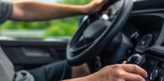 baltās tiesības, Ceļu satiksmes likuma grozījumi, Satiksmes ministrija, individuālā apmācība, autovadītāju apmācība, e-CSDD reģistrācija, autoskolas regulējums, vadītāja stāžs, apmācības ierobežojumi, tiesību atņemšana