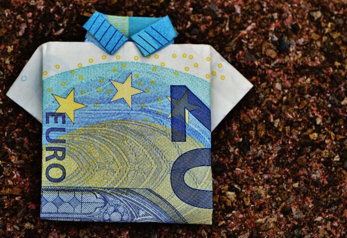 valsts budžeta deficīts, nodokļu celšana Latvijā, birokrātijas samazināšana, valsts pārvaldes reformas, Filips Rajevskis viedoklis, Ekonomikas ministrijas atlaišanas,