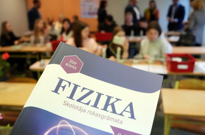 skolotāju profesionālā pilnveide Latvijā, LU pētījums, izglītības kvalitāte, skolēnu mācību sasniegumi, pedagogu kursi, mācību rezultātu uzlabošana, praktiska apmācība skolotājiem, izglītības sistēmas reformas, Dace Namsone, Latvijas Universitāte