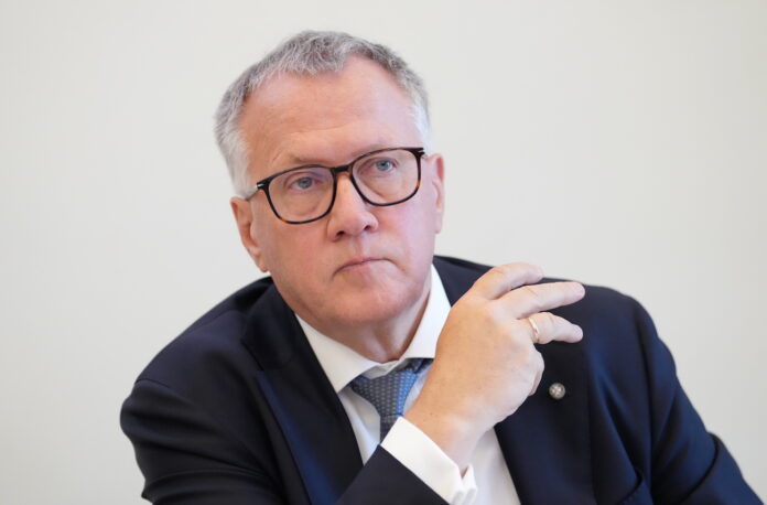publisko iepirkumu reforma Latvijā, iepirkumu sliekšņu paaugstināšana, Finanšu ministrija iepirkumi, birokrātijas mazināšana iepirkumos, iepirkumu procedūru saīsināšana, p