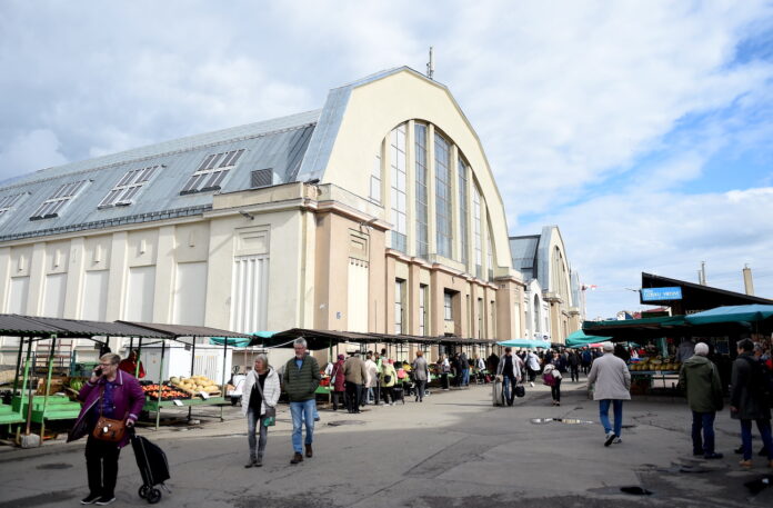 Rīgas nami, Rīgas dome, Centrāltirgus, LPV, ārkārtas sēde, padomes atstādināšana, valdes atstādināšana, Gatis Truksnis, Rīgas nami pārvaldība, matrjoškas Centrāltirgū