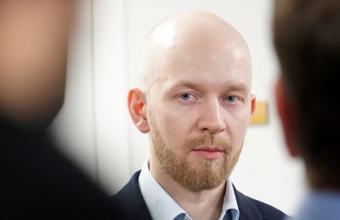 Stambulas konvencija, ZZS balsojums, Andris Šuvajevs, Progresīvie, Evika Siliņa, Ainārs Šlesers, Aivars Lembergs, Saeima, Latvijas politika, koalīcijas krīze, valdības stabilitāte, opozīcijas iniciatīv