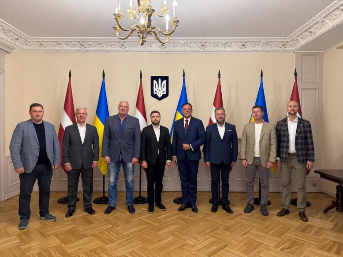 Trīs jūru iniciatīva, Ventspils osta, Ukraina transporta koridors, Baltijas un Melnās jūras loģistika, Ziemeļu-Dienvidu koridors, transporta infrastruktūra Latvija, Ukrainas sadarbība
