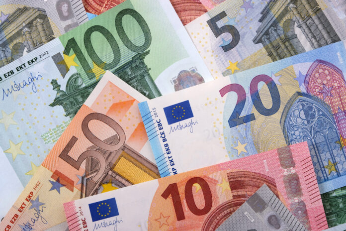 Latvija, finanšu tirgi, eiroobligācijas, 1,25 miljardi eiro, Valsts kase, investori, obligāciju emisija, starptautiskie tirgi, kupona likme, ienesīgums